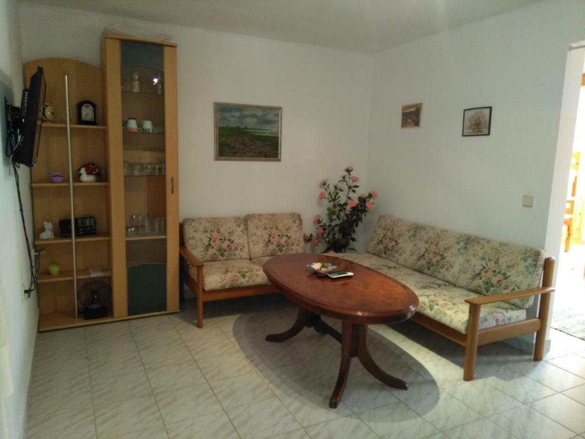 Apartmani Korade Vir Exterior photo